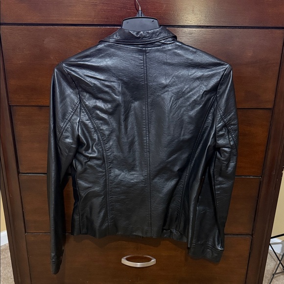 New Look Women's Black Leather Jacket - Picture 2 of 2